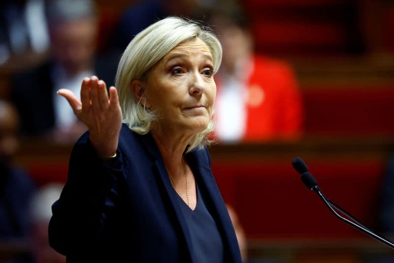 France’s Le Pen says she would support a budget rollover emergency law