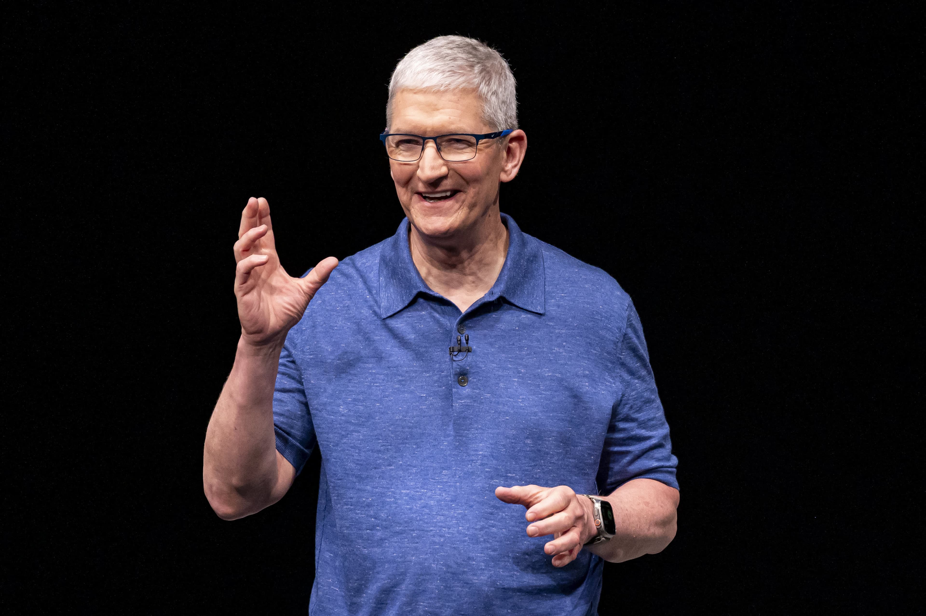 Apple updates MacBook Pro laptops with new chips, more memory for AI