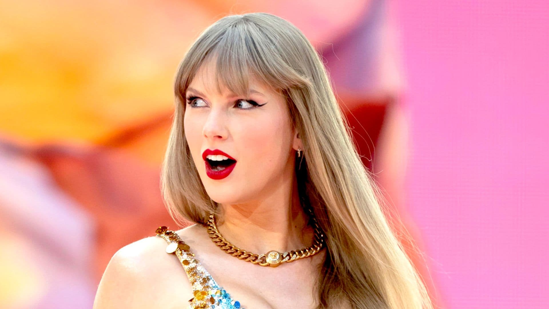 Taylor Swift urges fans to vote, after going to boyfriend Travis Kelce