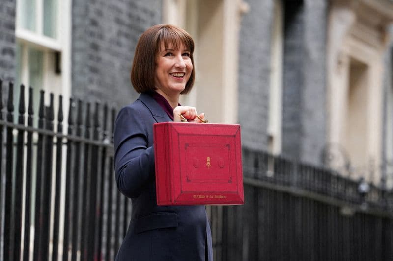 Britain eyes pension ‘megafunds’ to super-charge economy By Reuters