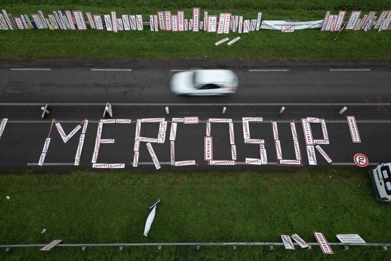 South American, EU negotiators race to close divisive trade deal