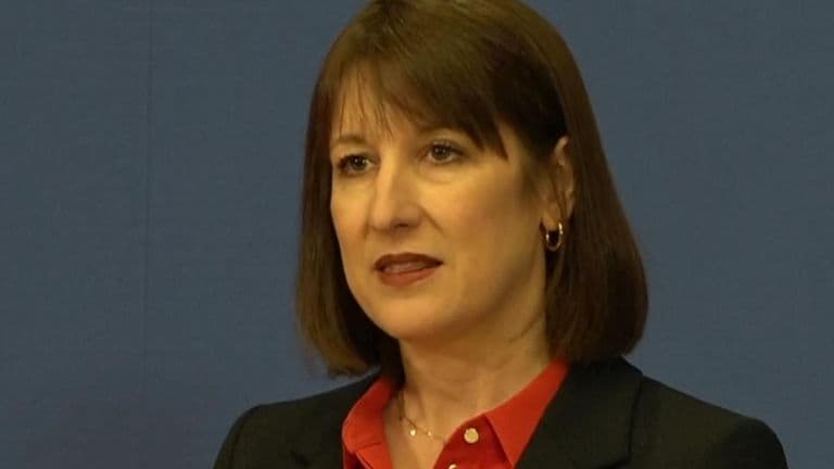 Grim economic news raises stakes for embattled chancellor Rachel Reeves