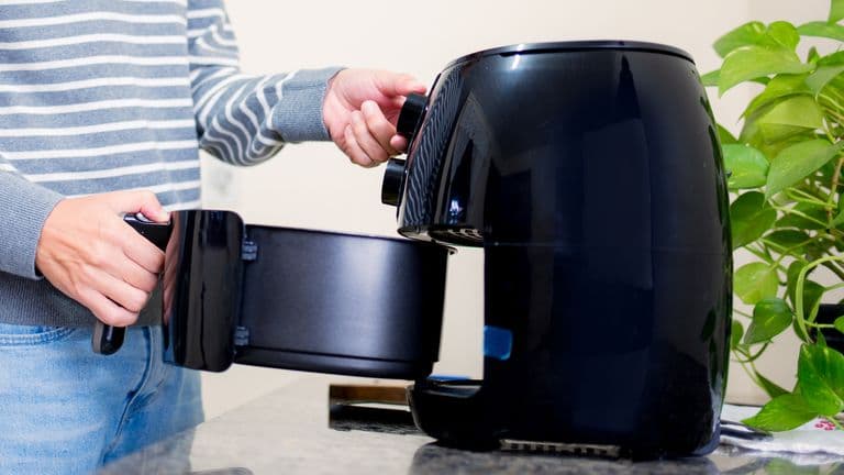 Fire damage caused by air fryers typically around £30k, warns insurer