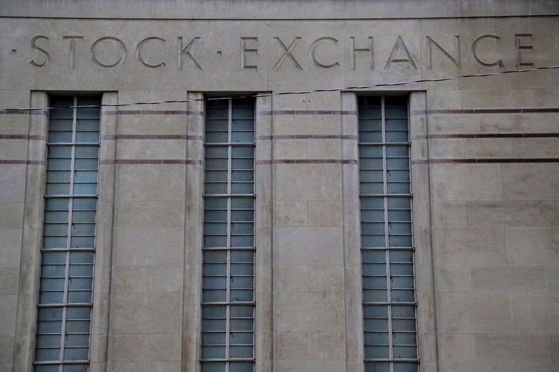 TSX rises as US data firms Fed rate cut bets By Reuters
