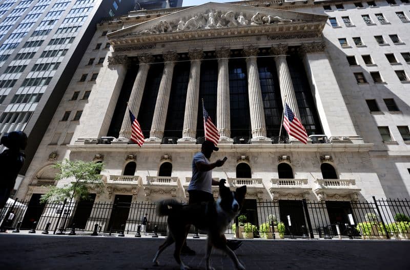 Non-recessionary rate-cutting cycle should support credit, Pinebridge says By Reuters