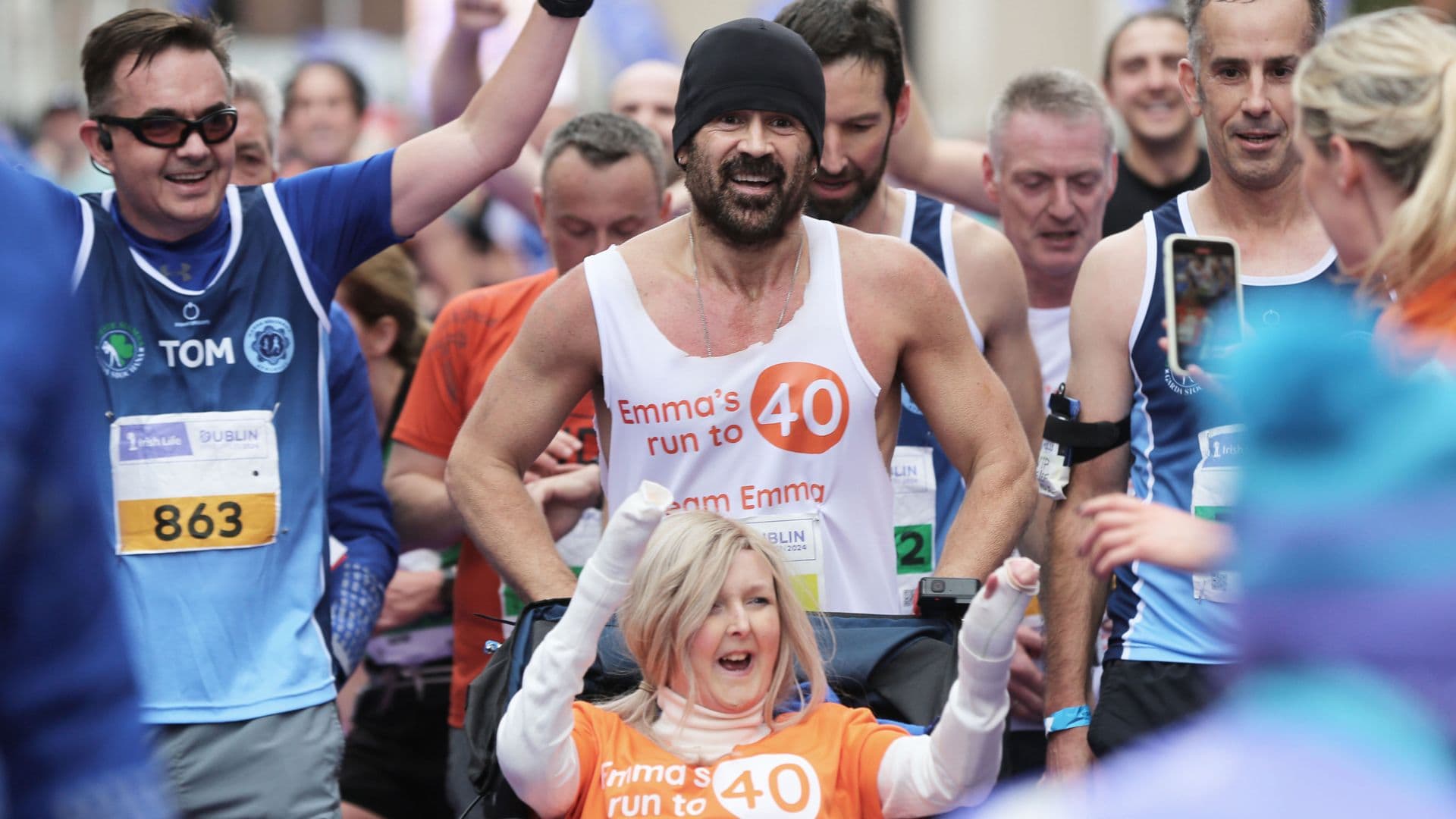 Colin Farrell finishes Dublin Marathon in support of
