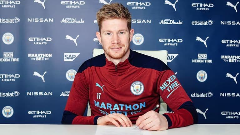 Holiday, perks, punishment – what does a Premier League footballer