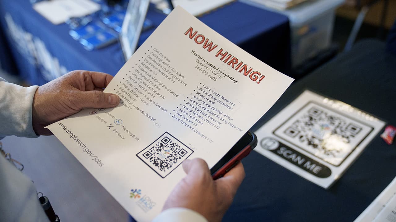 Private sector added 62K jobs in April, well below expectations, ADP says