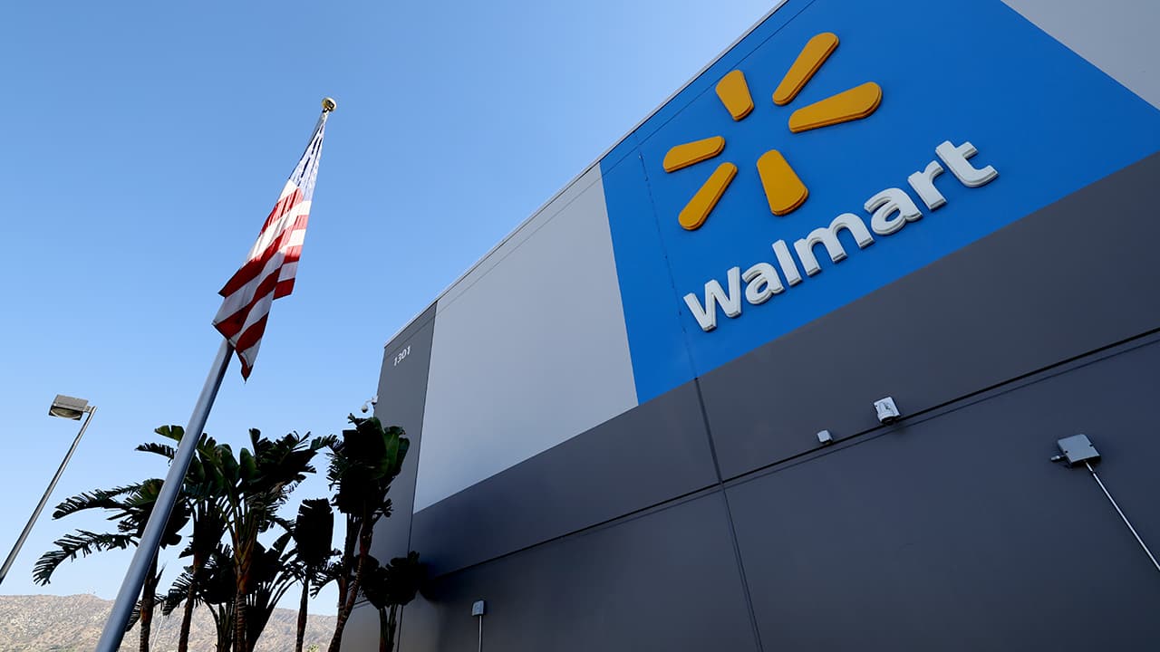Walmart, Target CEOs discuss 'path forward' with Trump as tariff concerns weigh on consumers
