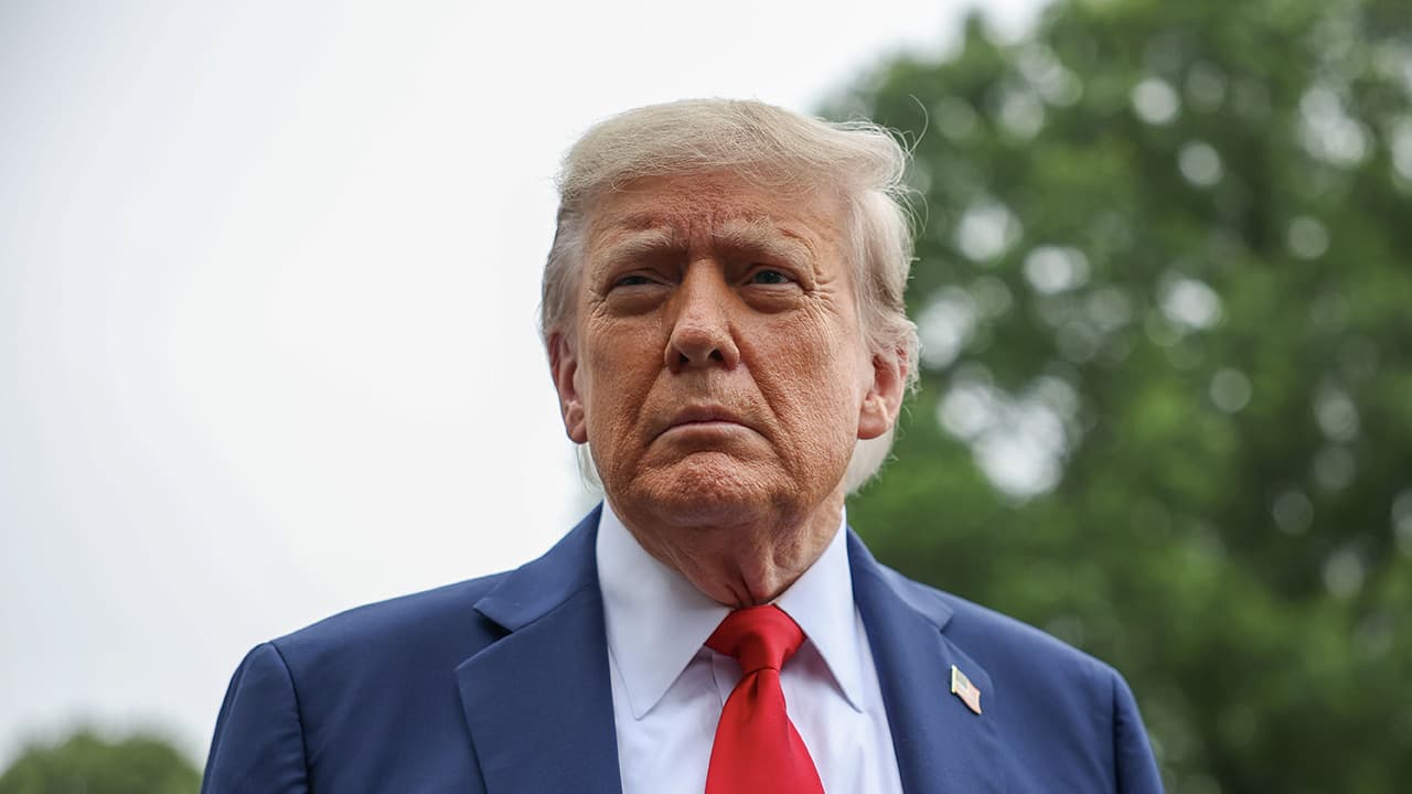 Trump announces 25% tariffs on Japan, South Korea