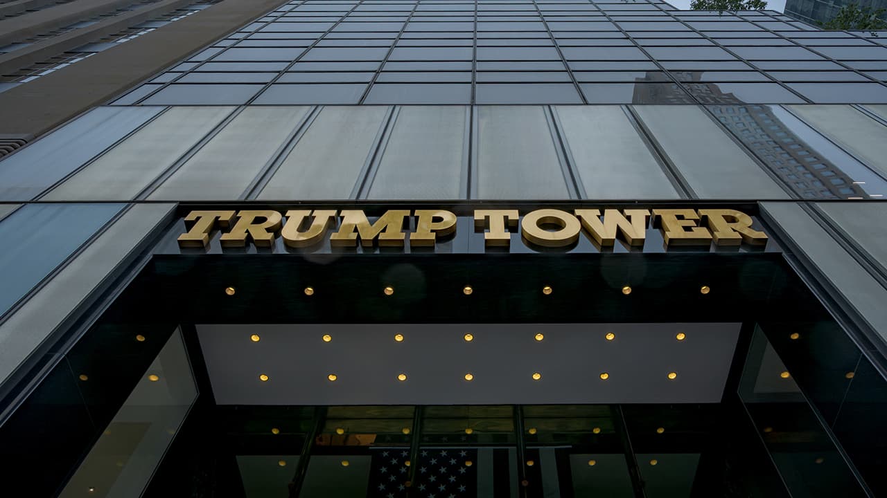 Trump sons unveil mobile carrier promising to 'disrupt' the industry, make phones in America