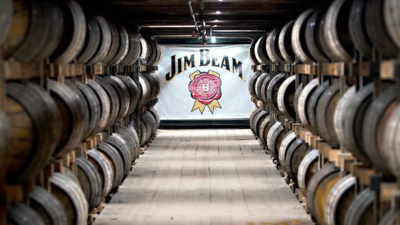 Jim Beam to close one of its distilleries for a year
