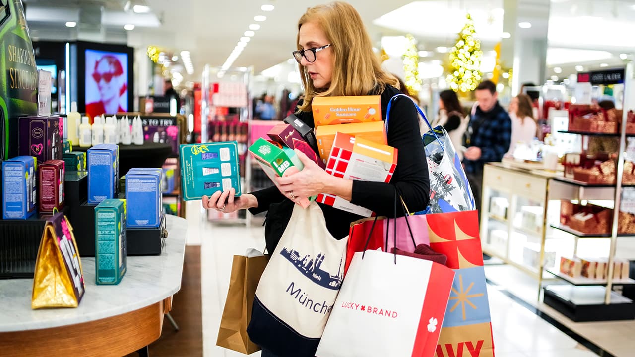 Trump economic advisor Kevin Hassett touts ‘best Black Friday that we've ever seen’ as holiday spending surges