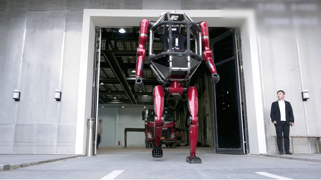 Rideable robot looks ready to stomp all over us