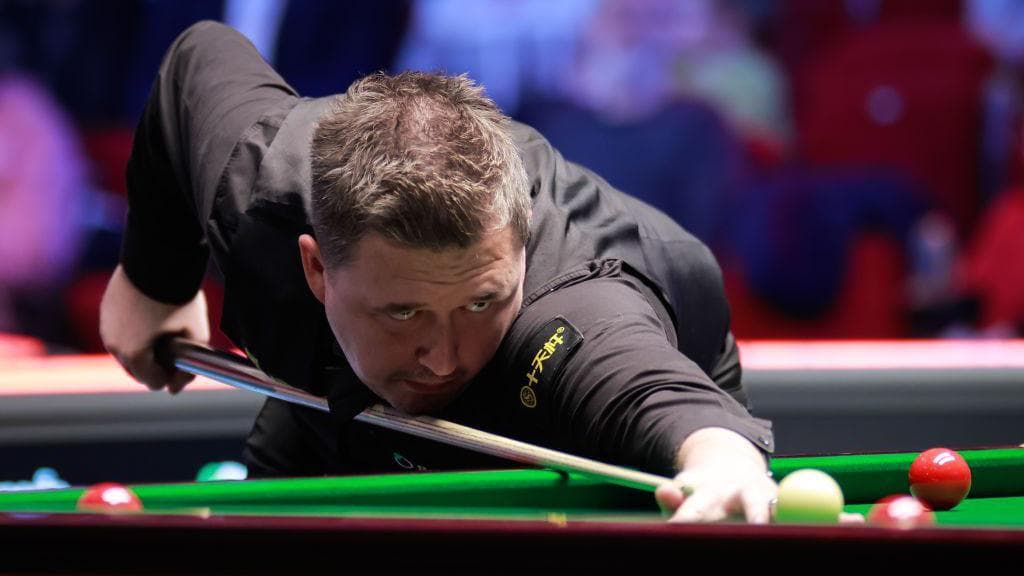 Players Championship: Kyren Wilson reaches semi-finals