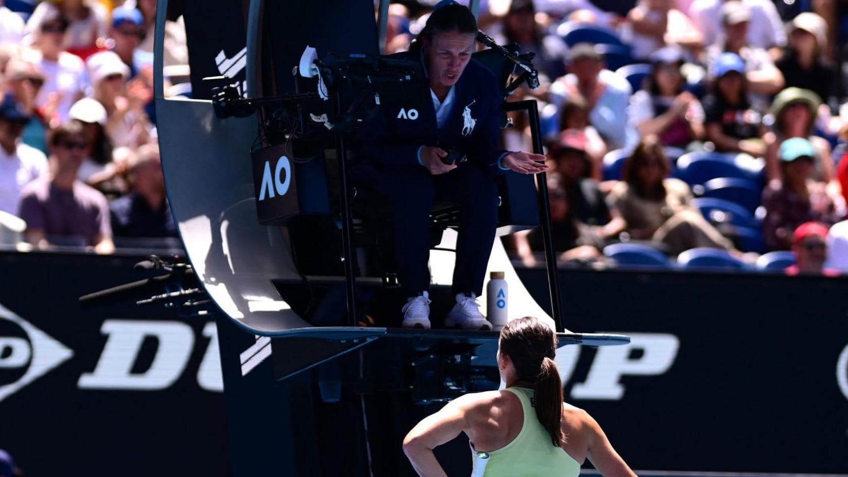 Australian Open 2025: Double bounce in Iga Swiatek’s win over Emma Navarro reignites debate about video technology