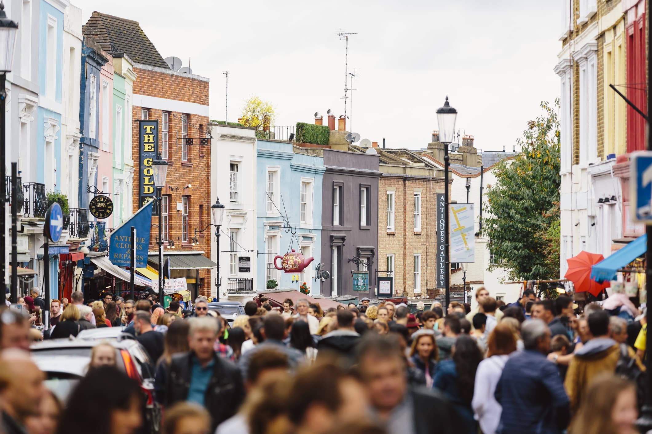 UK economy returns to growth as Labour tees up all-important budget