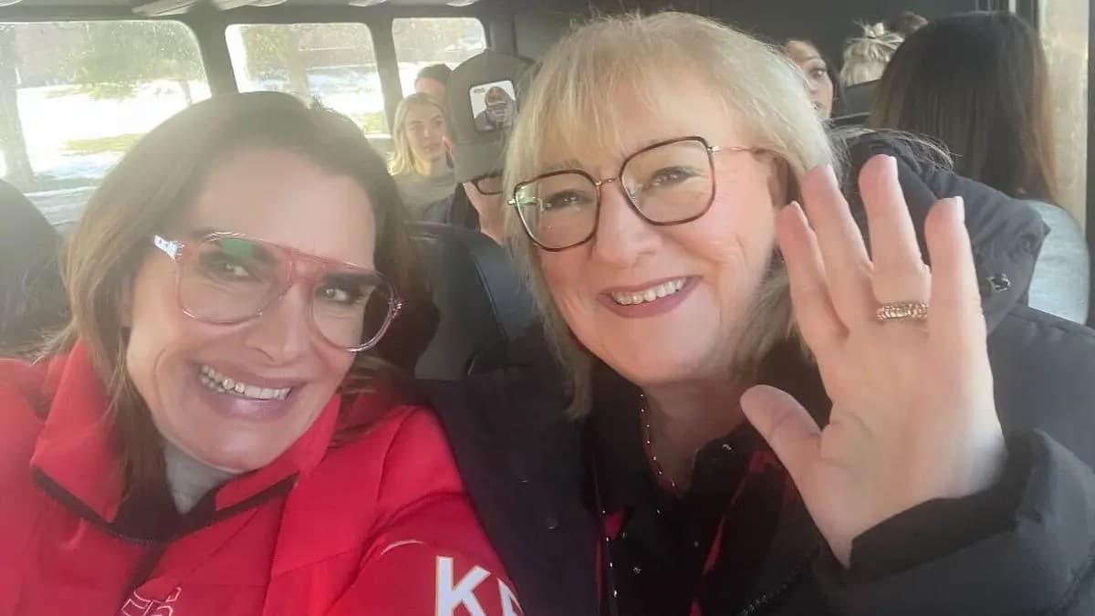 Brooke Shields joins Taylor Swift entourage at Kansas City Chiefs game