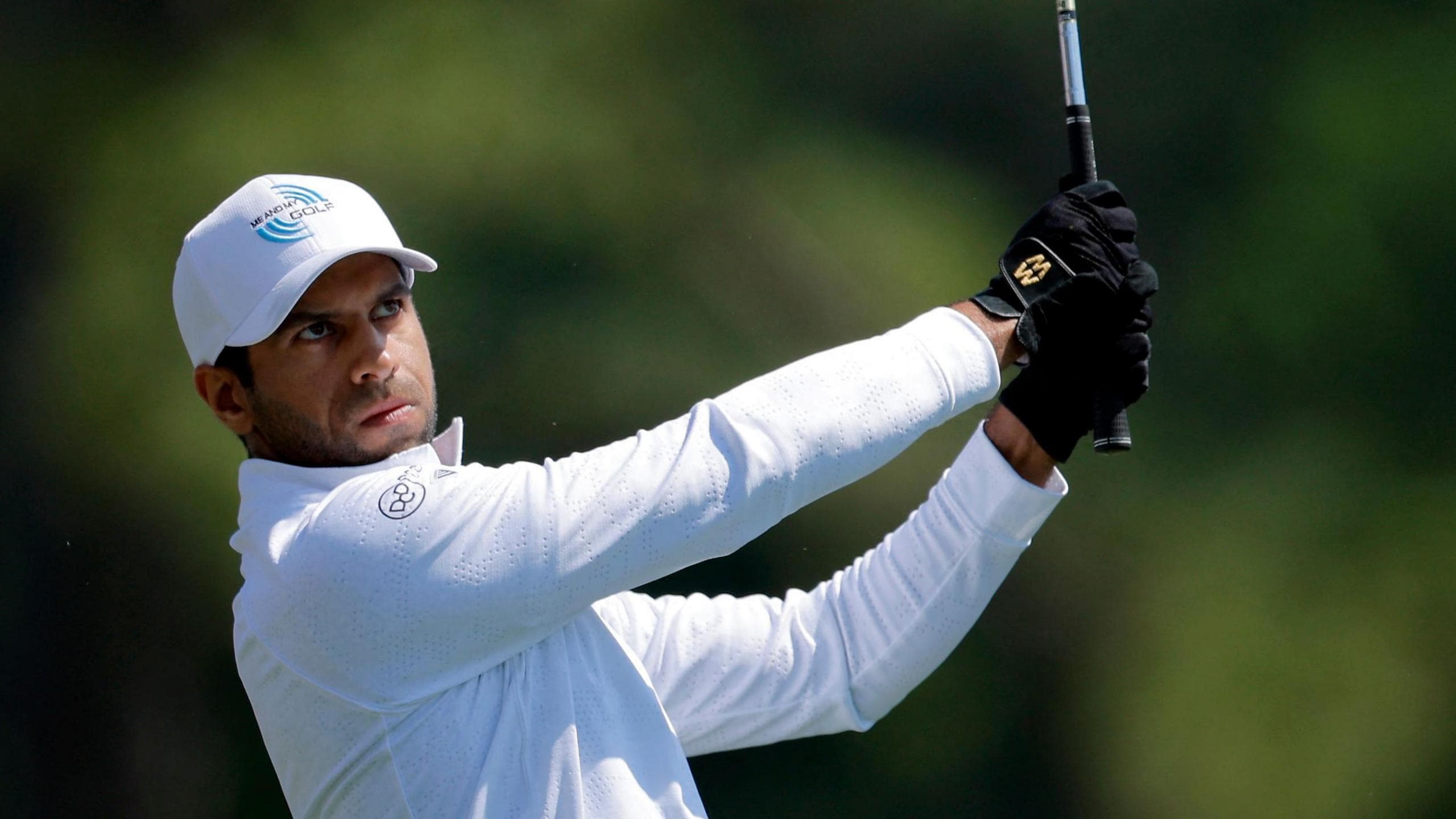 Masters 2025: Justin Rose leads from Scottie Scheffler as Rory McIlroy makes late errors at Augusta