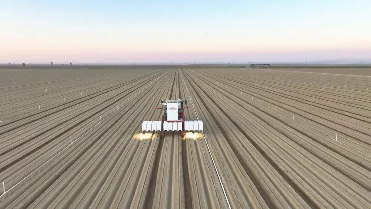 Robot uses lasers to make chemical-free farming a reality