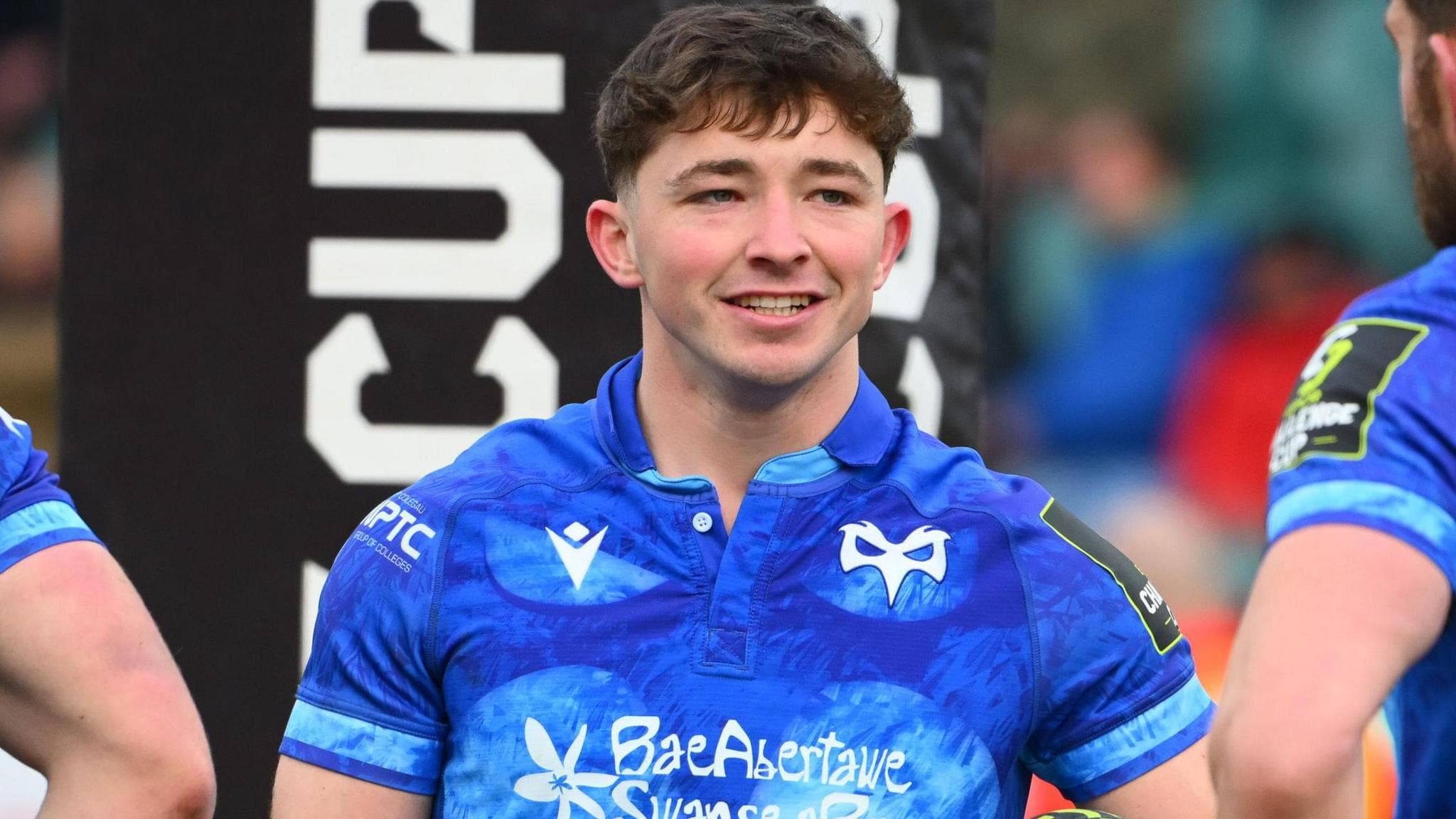 URC: Wales fly-half Dan Edwards aims to impress on Ospreys return
