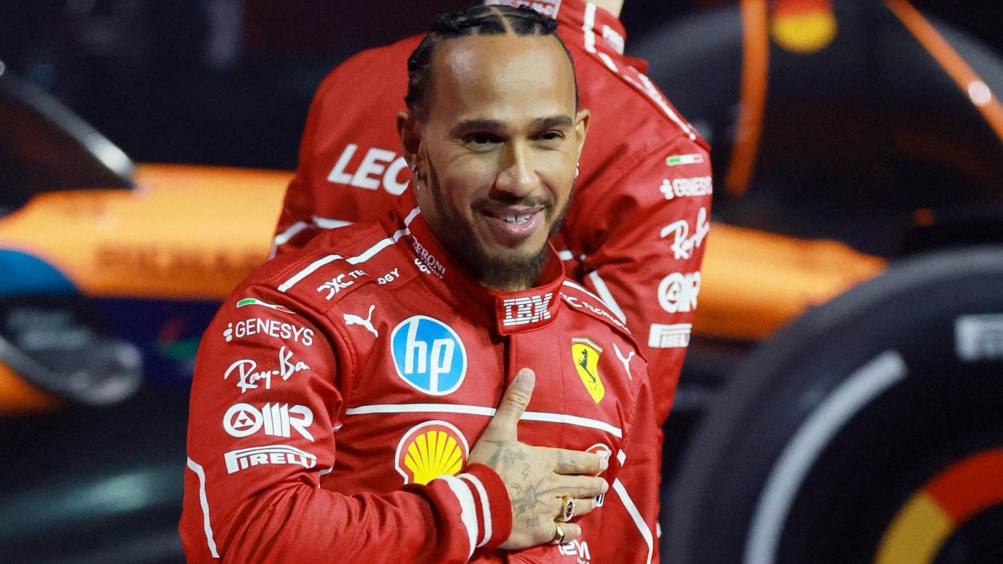 Oscar Piastri signs new long-term contract with McLaren