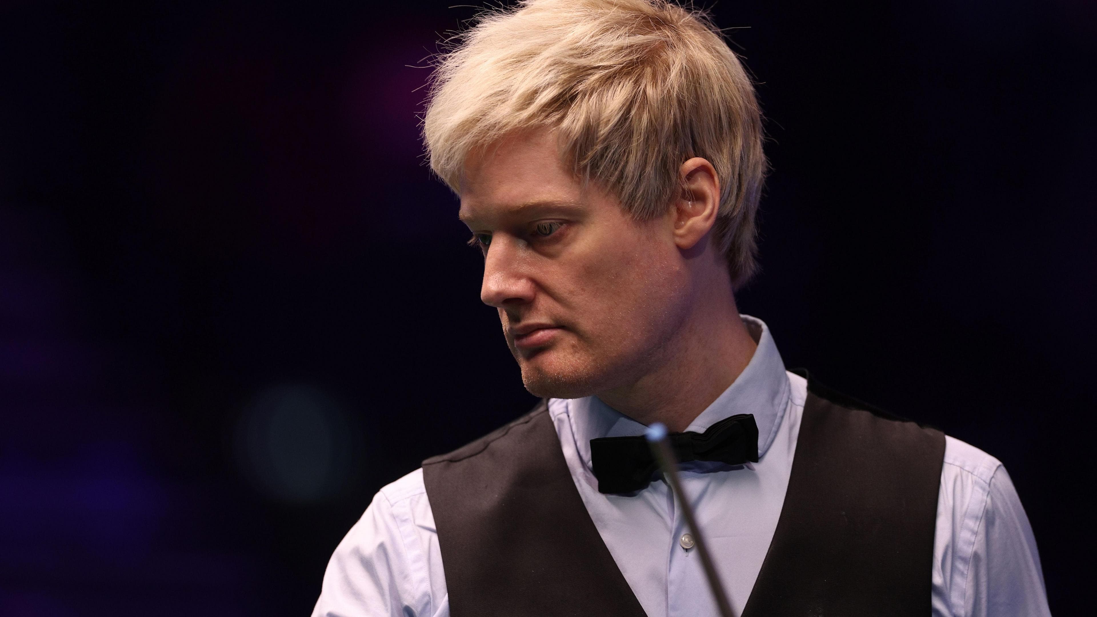 World Grand Prix snooker: Neil Robertson beats Shaun Murphy in decider