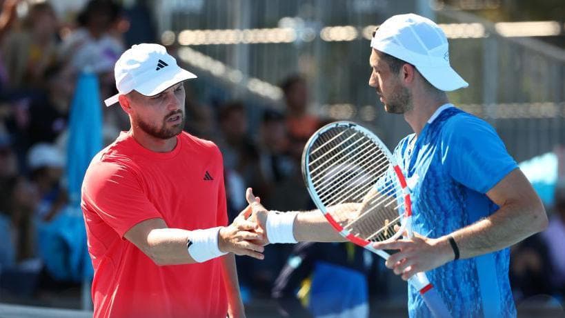 Australian Open: British pair Julian Cash and Lloyd Glasspool win in men’s doubles