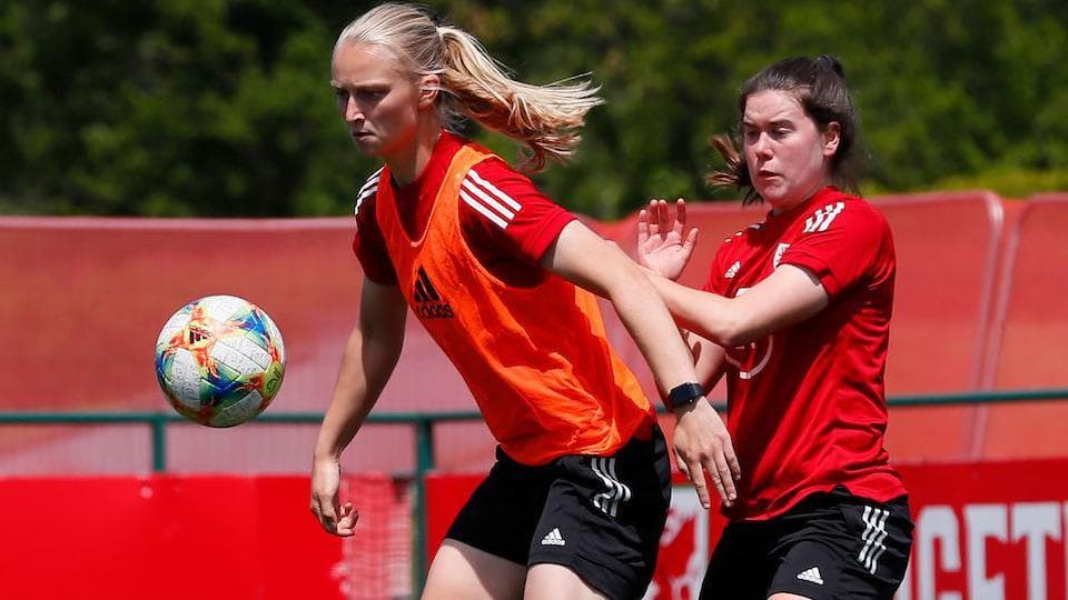 Nations League: Wales women recall injured duo Hughes and Morgan