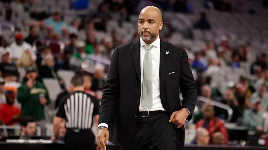 South Florida men's basketball team mourns the loss of coach Amir Abdur-Rahim