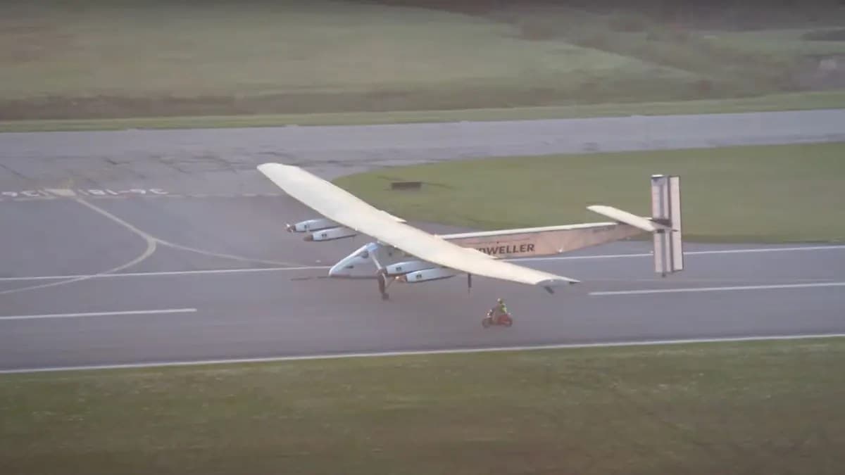 Solar-powered aircraft achieves groundbreaking 22-hour autonomous flight