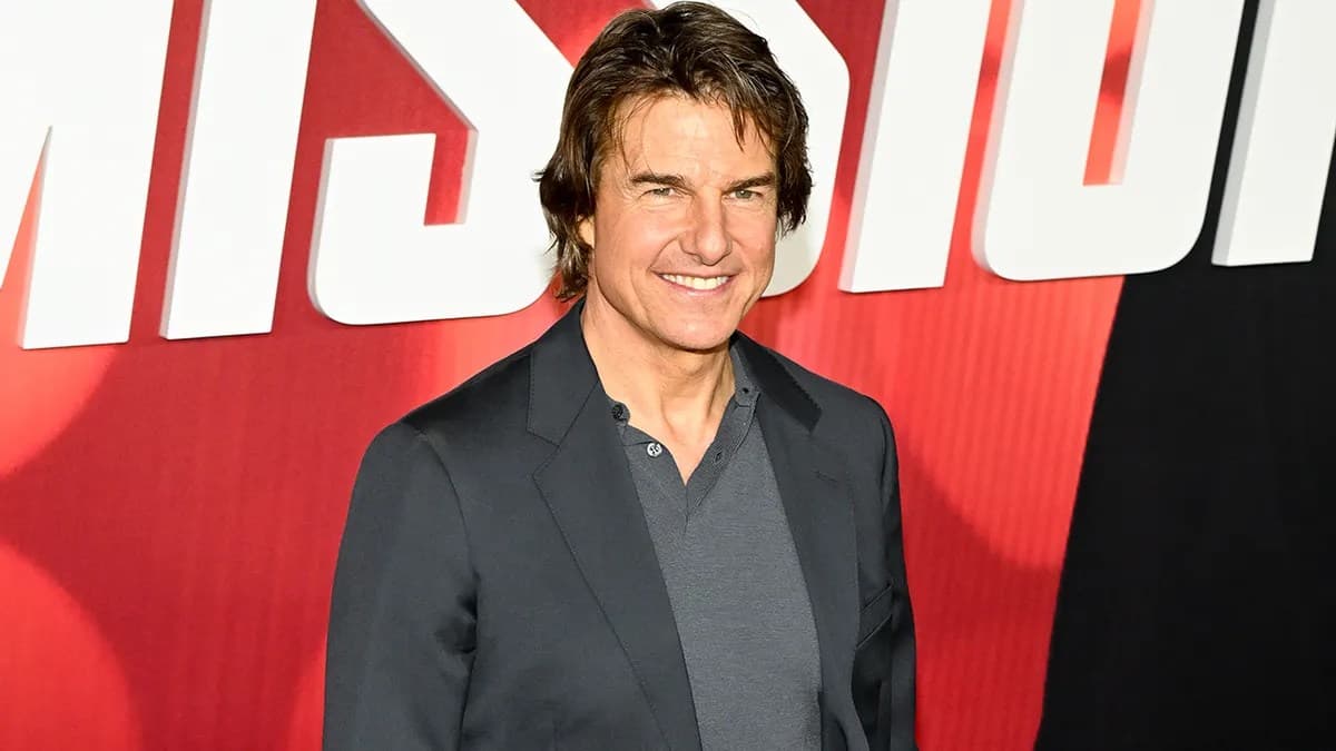 ‘Mission: Impossible’ star Tom Cruise defies death, hanging from airplane in wild new stunt