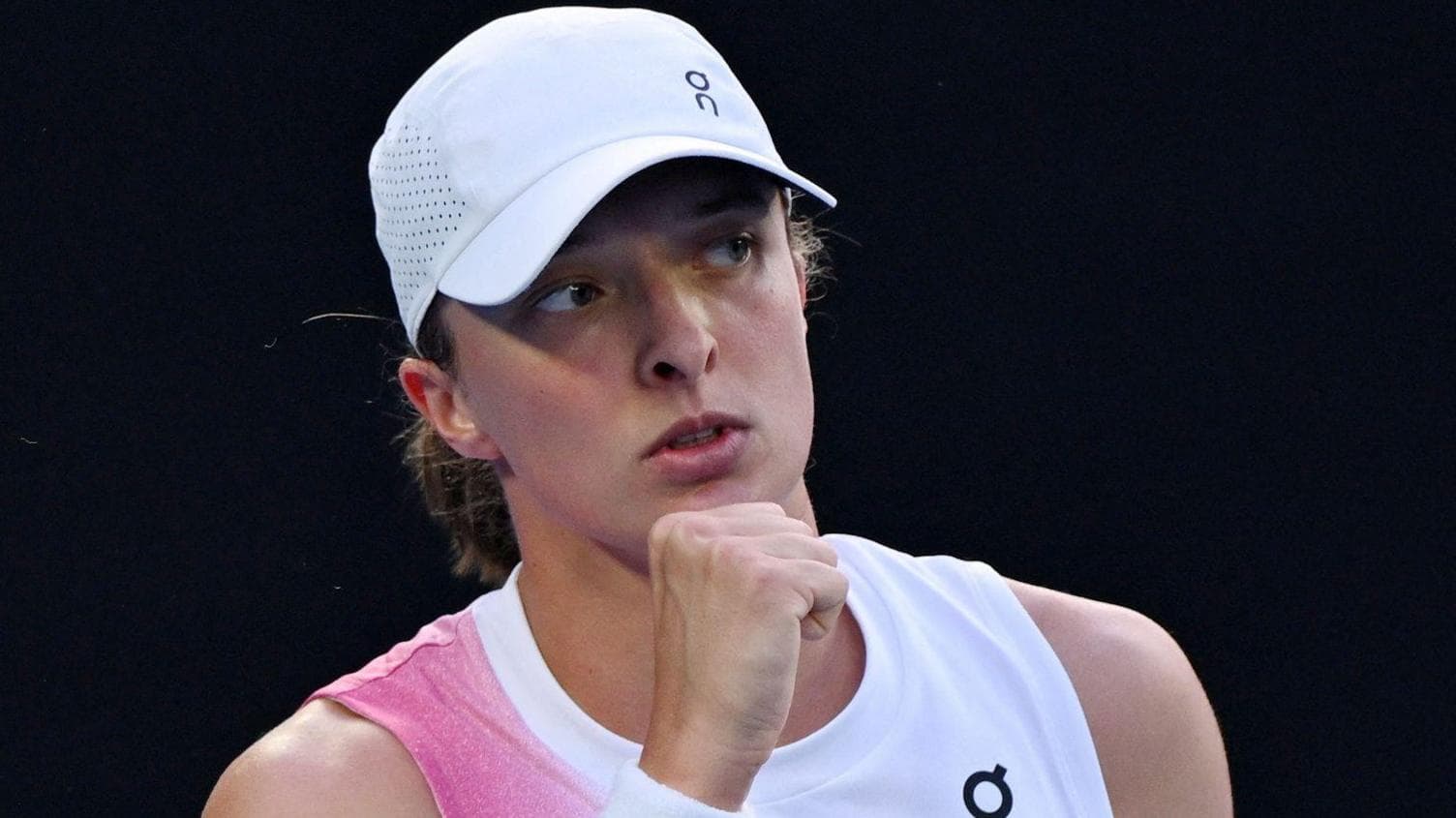 Australian Open 2025 results: Iga Swiatek sails past lucky loser Eva Lys to reach quarter-finals