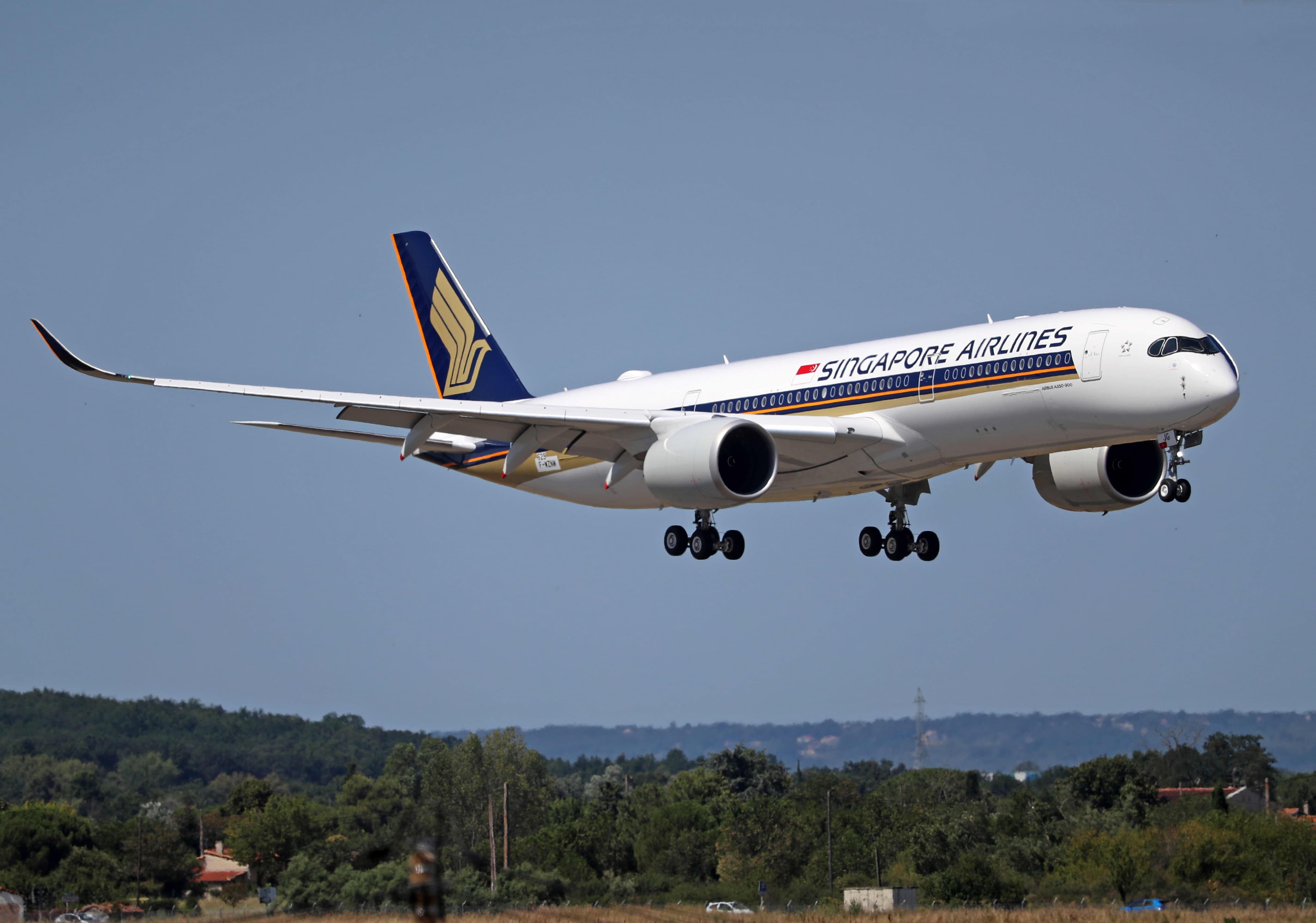 Singapore Airlines will add first class, revamp cabins for longest flights