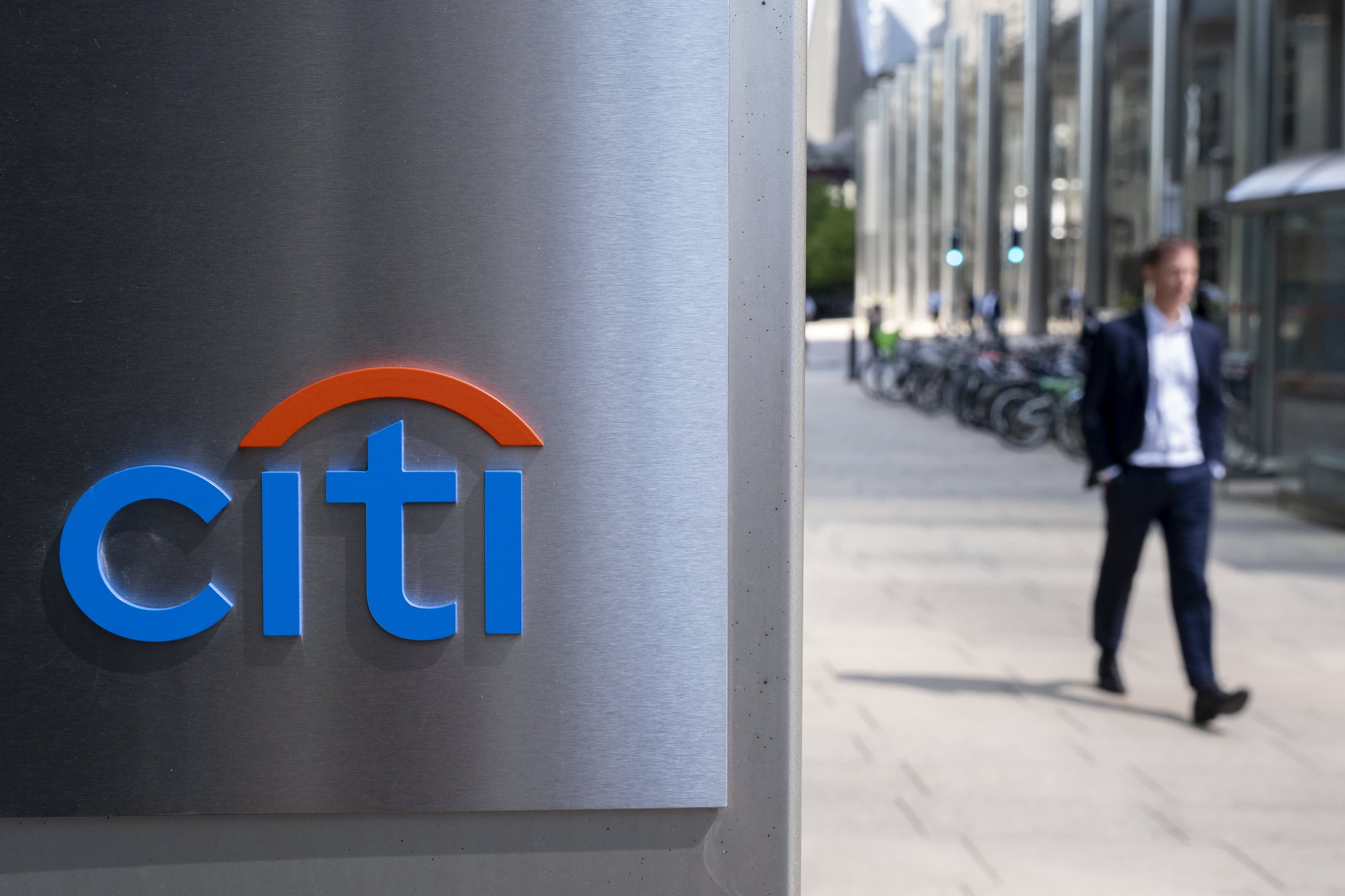 Citigroup earnings top estimates, but stock falls as bank boosts loan loss reserves