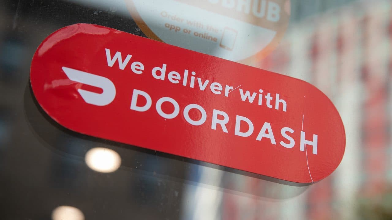 DoorDash to purchase UK rival Deliveroo for $3.9B