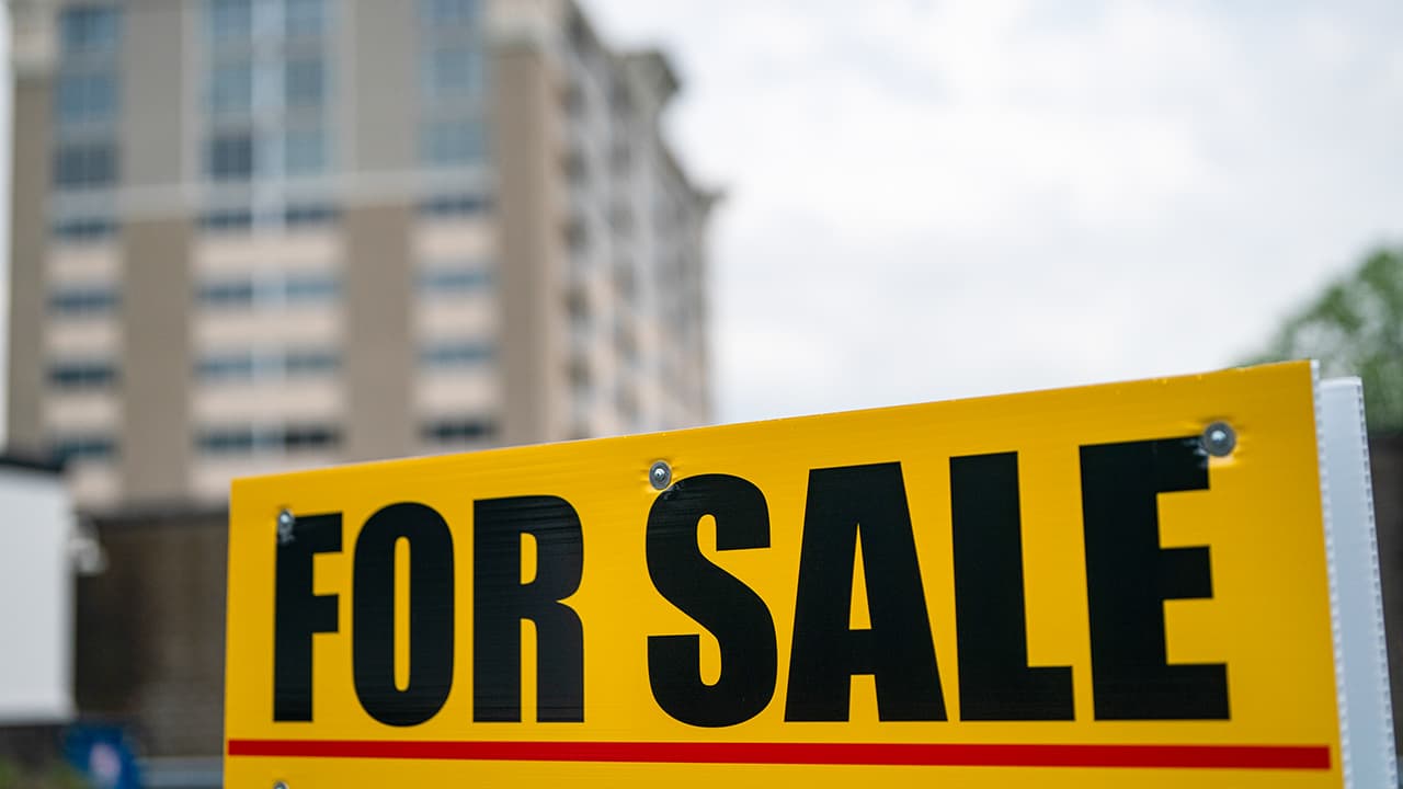 Mortgage rates fall for second straight week, Freddie Mac says