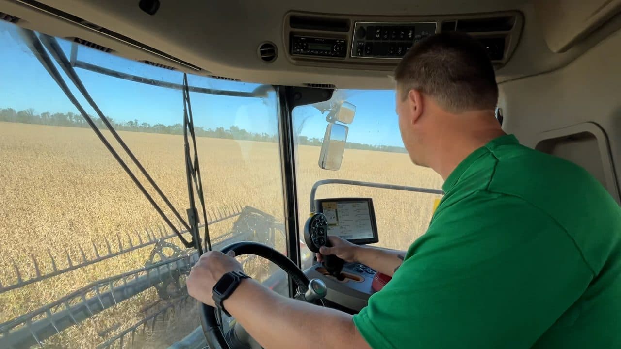 China trade freeze squeezes US soybean farmers as costs climb, profits vanish